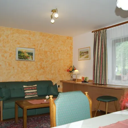 Landhaus Meran 아파트 라우리스