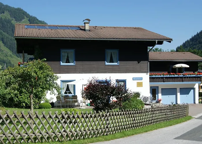 Апартаменты Landhaus Meran Раурис