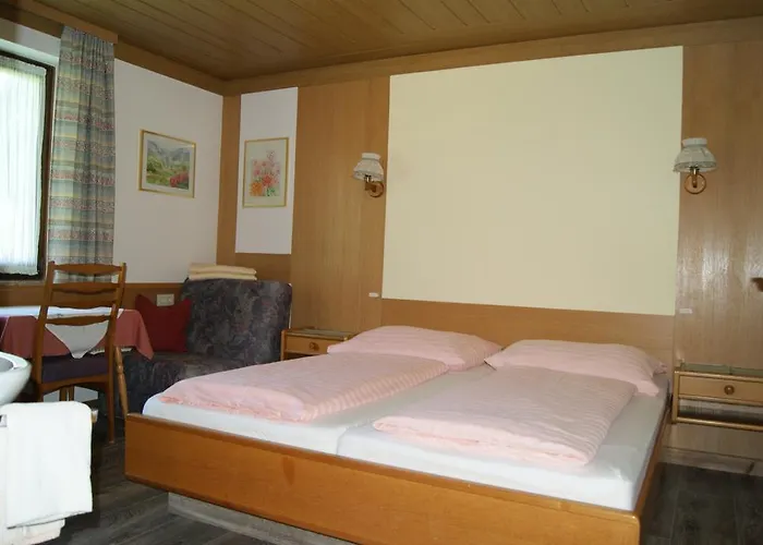 Апартаменты Landhaus Meran Раурис